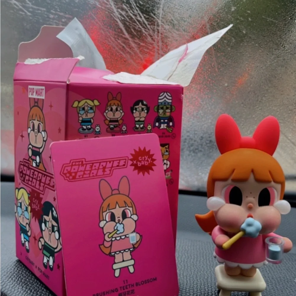 CryBaby x Pop Mart Brushing Teeth Blossom - Picture 3 of 7